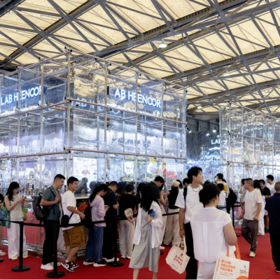 重塑感知的真实：LAB HEENOOR在上海百货展构建“无限现实”