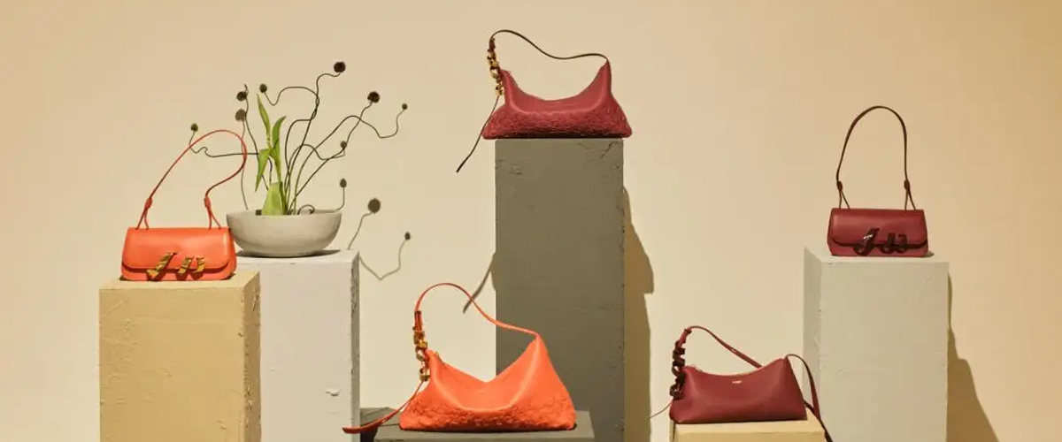 Testoni以建筑美学致敬百年匠心 推出全新2025女士秋冬系列 Testoni以建筑美学致敬百年匠心 推出全新2025女士秋冬系列